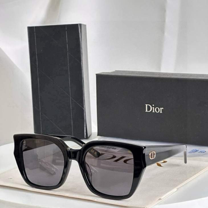 Picture of Dior Sunglasses _SKUfw77619923fw